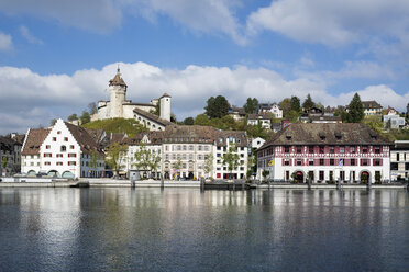 Schweiz, Kanton Schaffhausen, Ansicht der Altstadt mit Schloss Munot, Hochrhein - ELF001403