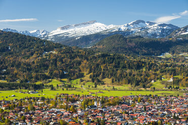 Germany, Bavaria, Allgaeu, View to Oberstdorf, in the background Hoher Ifen, Gottesacker Plateau, Toreck, Kleinwalsertal, Vorarlberg, Allgaeu Alps in Austria - WGF000516
