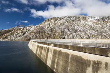 Schweiz, Graubünden, Medel, Stausee Lai da Sontga Maria am Lukmanierpass - STSF000585