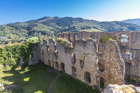 Deutschland, Baden-Württemberg, Staufen im Breisgau, Burgruine auf dem Staufenberg, lizenzfreies Stockfoto