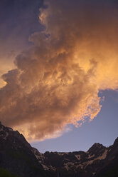 Spanien, Aragonien, Zentralpyrenäen, Ordesa-Nationalpark, Valle de Pineta zu Llanos y Cascades de la Larri, Thundercloud - LAF001207