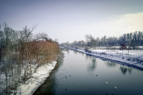 Germany, Hesse, Stockstadt am Rhein, landscape with river in winter - PUF000299