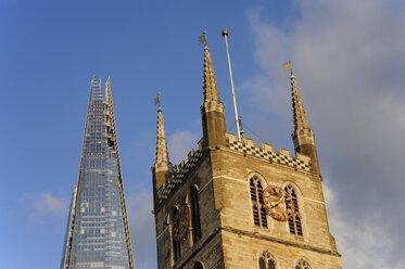 UK, London, The Shard und Southwark Kathedrale - MIZF000637