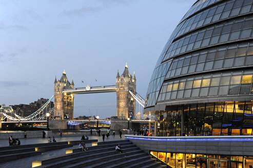 UK, London, City Hall and Tower Bridge - MIZF000644