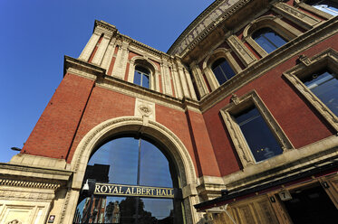UK, London, entrance to the Royal Albert Hall - MIZF000659