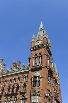 UK, London, King's Cross, St. Pancras railway station, clock tower of the Midland Grand Hotel - MIZF000669