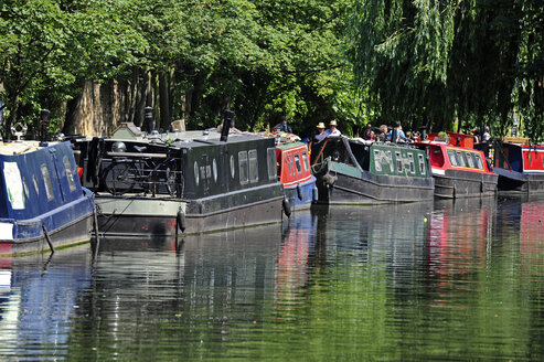 UK, London, Camden, house boats on Regent's Canal - MIZF000672