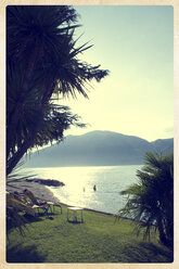 Italy, Lake Garda, Brenzone, beach - LVF002287