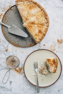 Apple wine tart with cream and cinnamon - IPF000163