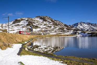 Schweiz, Kanton Uri, Oberalpsee und Glacier Express - STSF000591