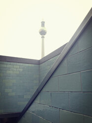 Fernsehturm Alex am Alexanderplatz, Wahrzeichen der Stadt Berlin, Berlin, Deutschland - MEMF000497