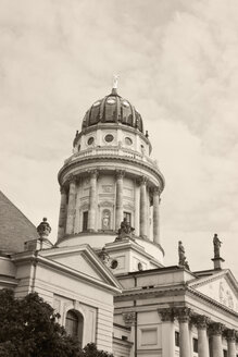 Deutschland, Berlin, Gendarmenmarkt und Französische Kuppel - MEMF000502