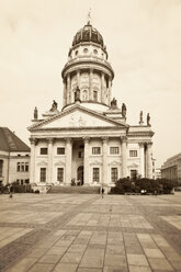 Deutschland, Berlin, Gendarmenmarkt und Französische Kuppel - MEMF000503