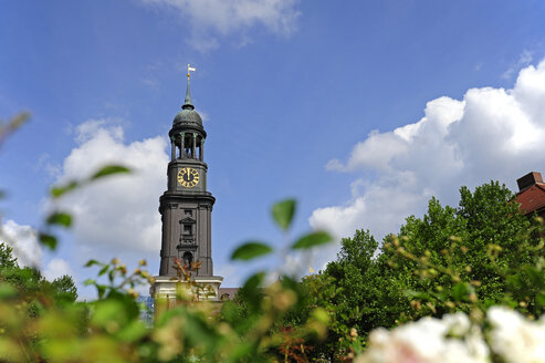 Deutschland, Hamburg, Turm der St. Michaelis Kirche - MIZF000732