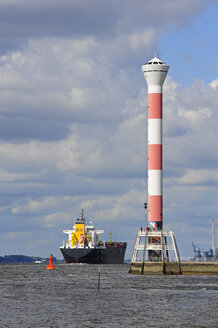 Germany, Hamburg, Blankenese, lighthouse at River Elbe - MIZF000748