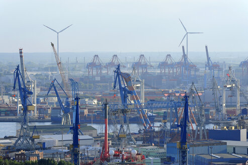 Deutschland, Hamburg, Steinwerder, Hafen und Elbe - MIZF000755