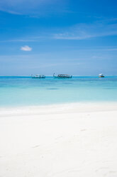 Maledives, Ari Atoll, view to Dhoni boats - FLF000572