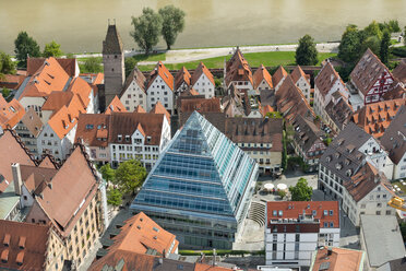 Germany, Baden-Wuerttemberg, Ulm, cityscape with library - SHF001626