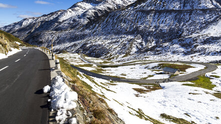 Schweiz, Graubünden, Oberalppassstrasse - STSF000612