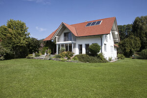 Einfamilienhaus mit Garten - RBF001899