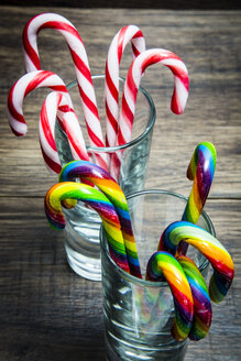 Two glasses of rdifferent candy canes - SARF001051
