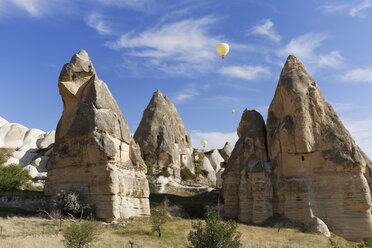 Türkei, Goereme-Nationalpark, Tuffsteinformationen im Zemi-Tal - SIEF006273