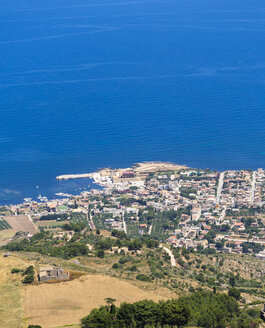 Italien, Sizilien, Provinz Trapani, Blick auf Trapani - AMF003270