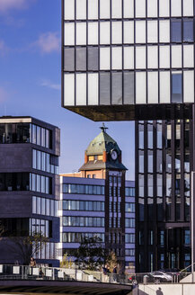 Deutschland, Nordrhein-Westfalen, Düsseldorf, Gebäude am Medienhafen - THAF000950