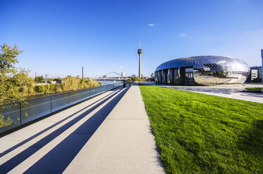 Germany, North Rhine-Westphalia, Duesseldorf, Media Harbour, Hotel, Rhine tower in the background - THAF000962