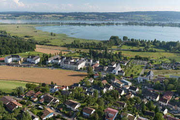 Germany, Baden-Wuerttemberg, Lake Constance, aerial view of Hegne with abbey - SHF001709