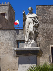 Italien, Sizilien, Provinz Trapani, Erice, Statue von Beato Alberto - AMF003280
