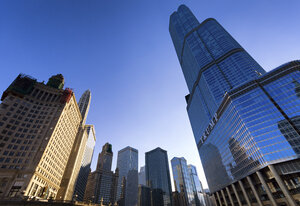 USA, Illinois, Chicago, Blick auf den Trump Tower von unten - SMAF000267