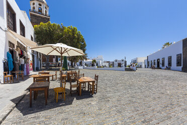 Spanien, Kanarische Inseln, Lanzarote, Teguise, Altstadt, Plaza la Constitucion - AMF003320