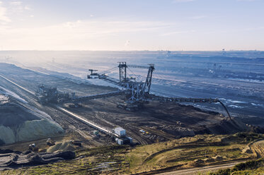 Germany, North Rhine-Westphalia, Grevenbroich, Garzweiler surface mine, Stacker - FR000128