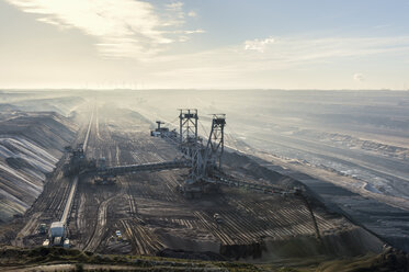 Germany, North Rhine-Westphalia, Grevenbroich, Garzweiler surface mine, Stacker - FRF000130