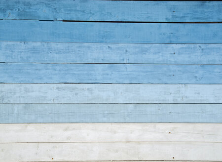 Frankreich, Detail einer blauen Holzhauswand - HLF000784