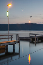 Deutschland, Baden-Württemberg, Bodensee, Sipplingen, Hafen am Abend - SHF001807