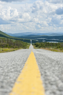 Finnland, Lappland, Enontekioe, Straße nach Kilpisjaervi - JBF000164