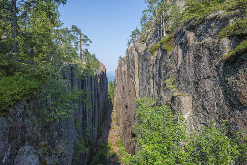 Schweden, Provinz Vaesternorrland, Skuleskogen-Nationalpark, Slottdalsskrevan-Schlucht - JBF000187