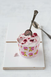 Cup of raspberry icecream - MYF000721