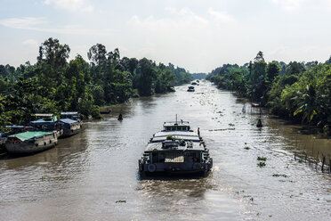 Vietnam, An Giang, Long Xuyen, Schifffahrt im Mekong-Delta - WEF000267