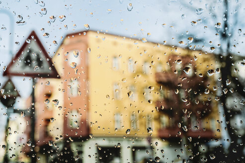 Germany, view through windscreen with raindrops - LCF000002