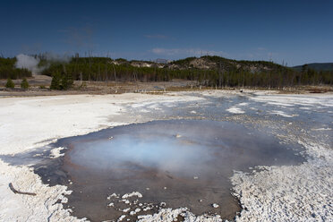 USA, Wyoming, Yellowstone National Park, Norris Geyser - NNF000088