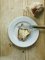 Teller mit Brot und Butter - HOEF000291