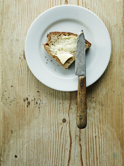 Plate with bread and butter - HOEF000292
