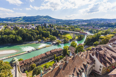 Schweiz, Bern, Altstadt, Stadtbild mit Aare - WDF002740