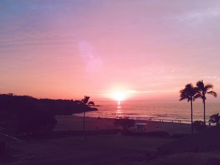 USA, Hawaii, Hawaii, sunset at Hapuna Beach - BRF000858