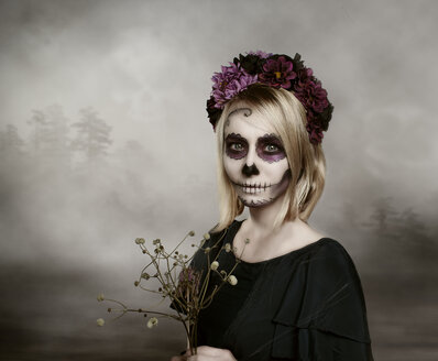 Portrait of woman with sugar skull makeup - NIF000024