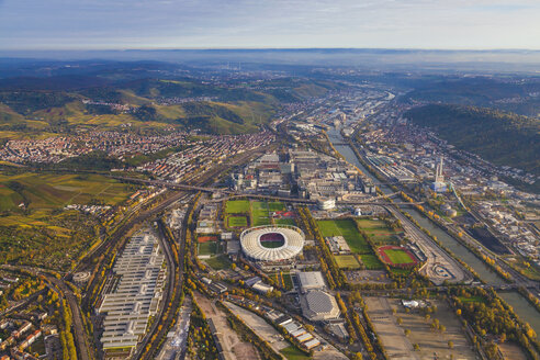 Deutschland, Baden-Württemberg, Stuttgart, Luftbild des Neckarparks mit Mercedes-Benz Arena - WDF002773