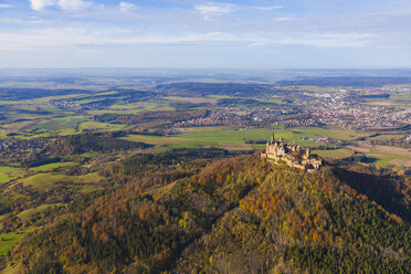 Deutschland, Baden-Württemberg, Luftaufnahme der Burg Hohenzollern - WDF002789